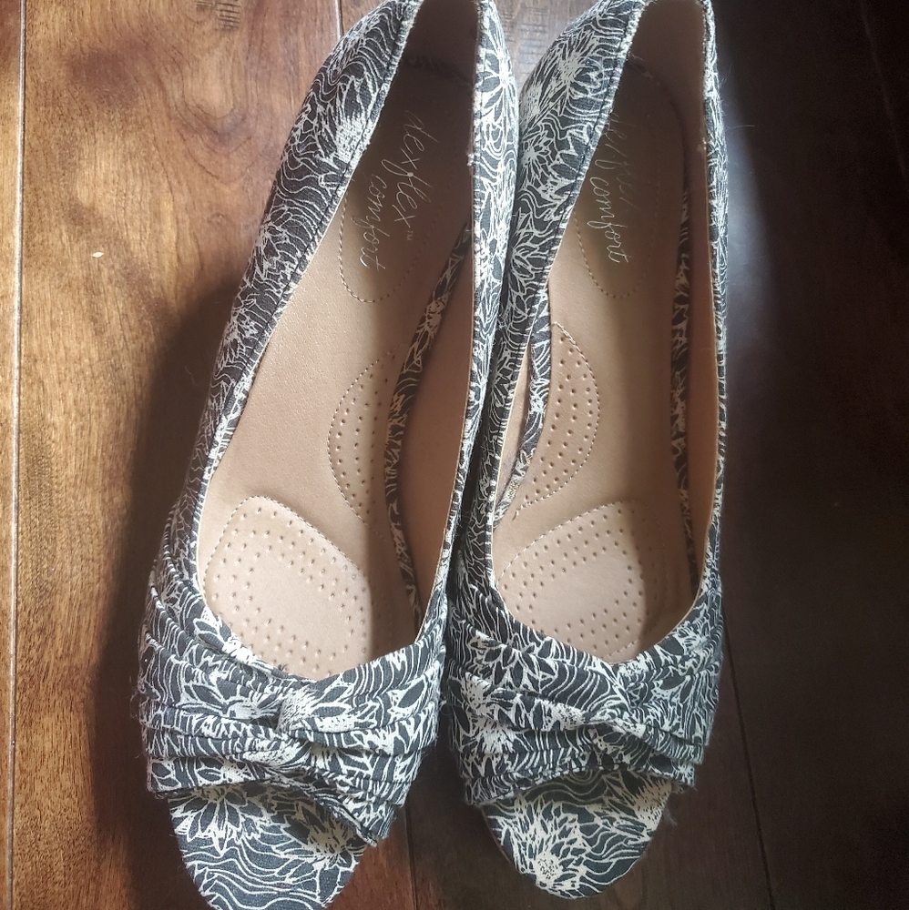 Open toes wedges size 10 women's 2 inch high in black and white by dexfl…